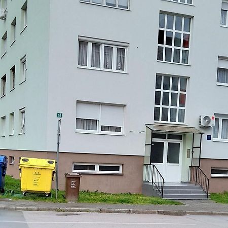 Studio Apartman Four Pearls Карловац Екстериор снимка