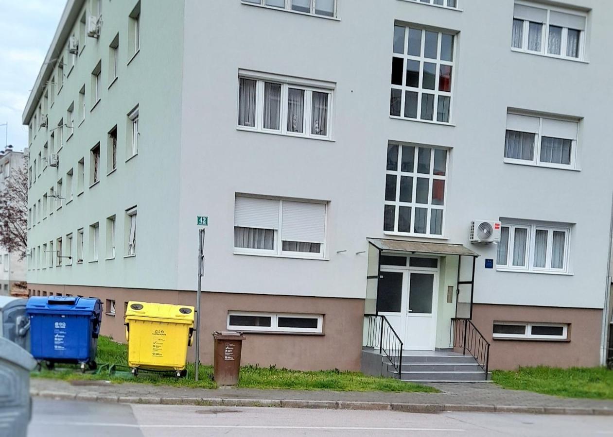 Studio Apartman Four Pearls Карловац Екстериор снимка